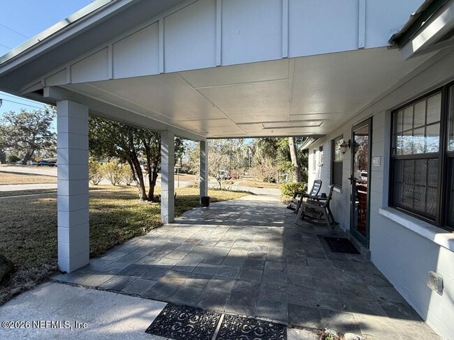Building Photo - 360 Canis Dr W