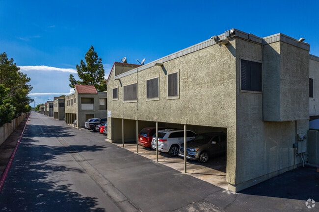 Building Photo - Por Of Hallcraft Villas West