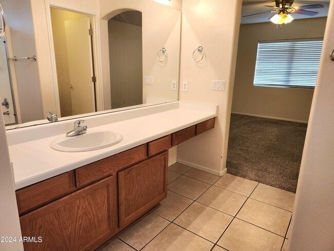 Building Photo - 15923 W Post Dr