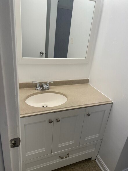 Building Photo - 28 Adams St