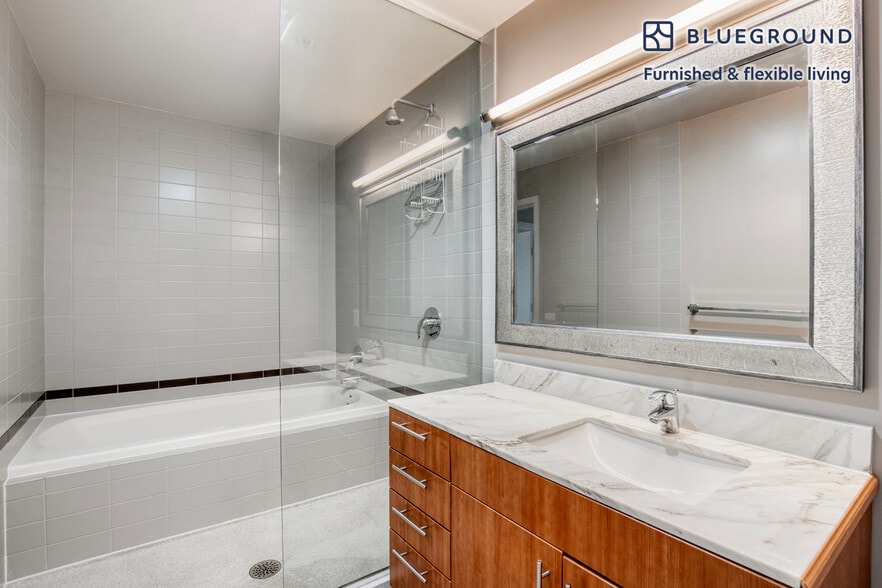 Building Photo - 505 N State St