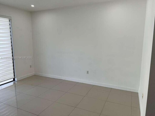 Building Photo - 3399 W 90th Terrace