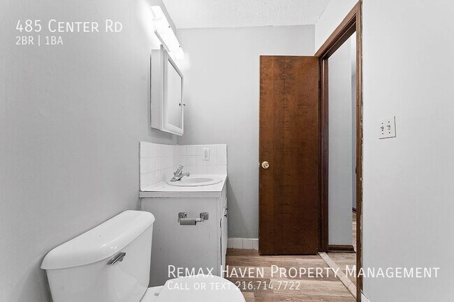 Building Photo - 485 Center Rd Unit 1, Bedford- Spacious 2 ...