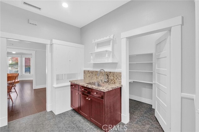 Building Photo - 250 Sonora St