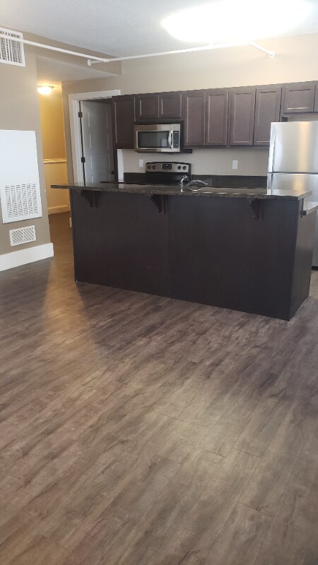 Building Photo - 2212 E 12th St