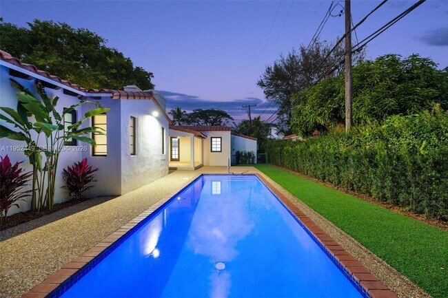 Building Photo - 3519 Toledo St