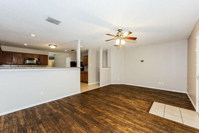 Building Photo - 3617 Clydesdale Dr