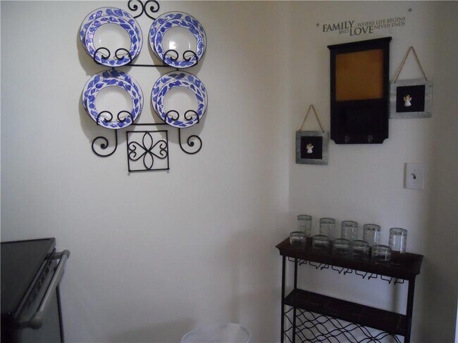 Building Photo - 1302 Capella S