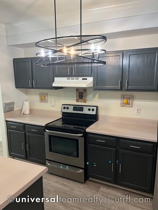 Building Photo - 11530 Villa Grand