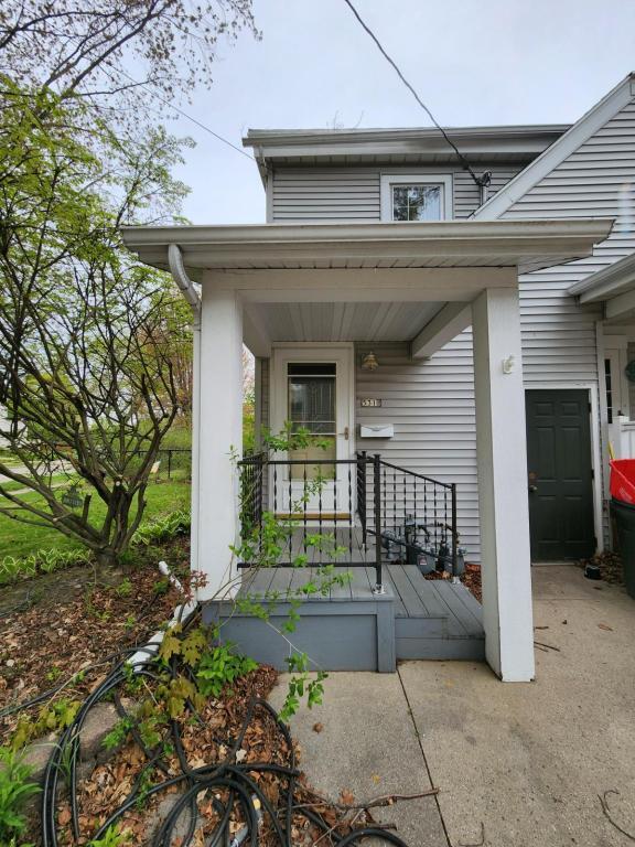 Building Photo - 531 N 5th St