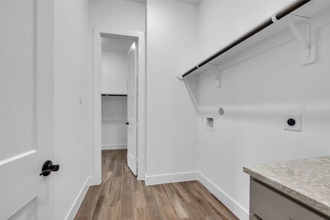 Building Photo - 143 Afton June Dr