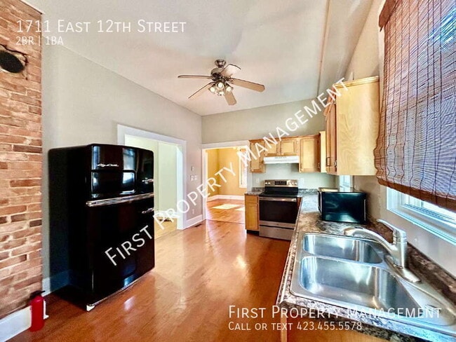 Building Photo - 1711 E 12th St