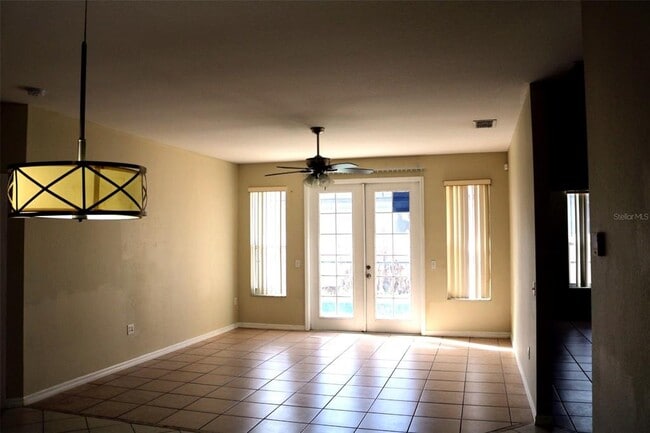 Building Photo - 1932 Magical Ln