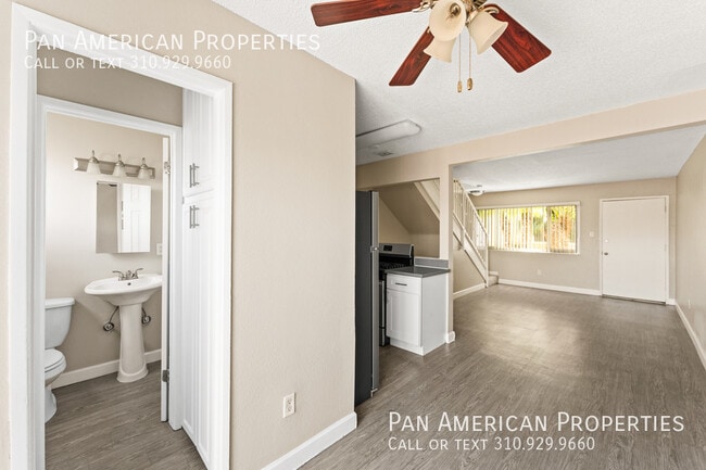 Building Photo - 15443 Van Buren St