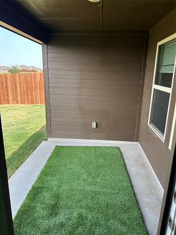 Building Photo - 1329 Skyline Dr