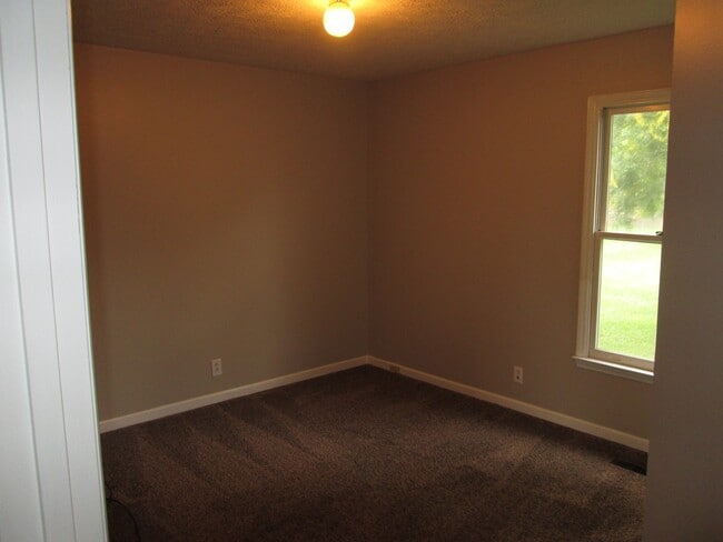 Building Photo - Barfield Area 3 bed 2 bath with a backyard