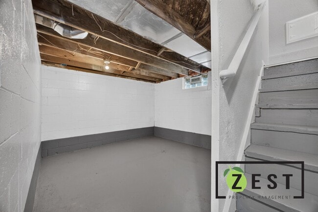 Building Photo - Charming 3 Bedroom home in Detroit Thursday August 6, 2026 @ 7:15p-7:45p