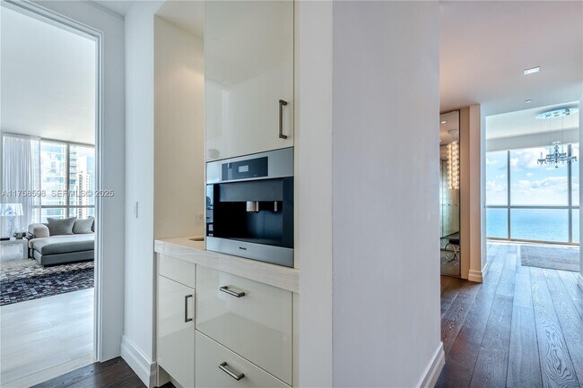 Building Photo - 17749 Collins Ave