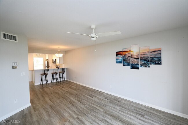 Building Photo - 1155 Mainsail Dr