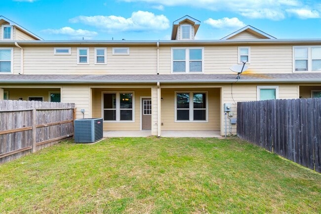 Building Photo - 17035 Wilthorne Gardens Ct