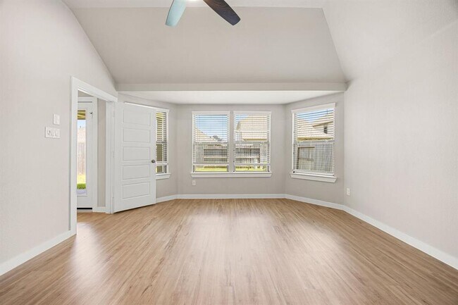 Building Photo - 21618 Coral Mist Dr