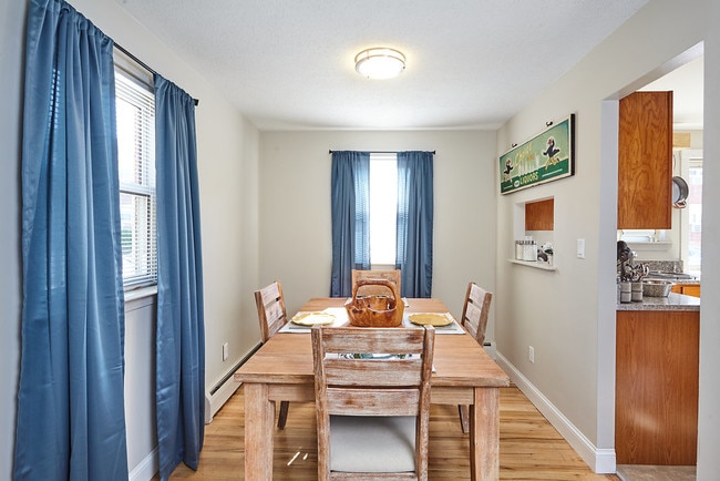 Building Photo - 147 Salmon Brook Dr