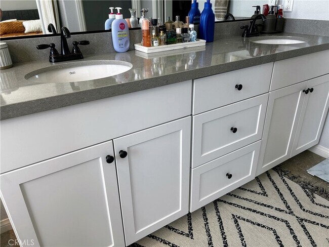 Building Photo - 631 S Brampton Ave