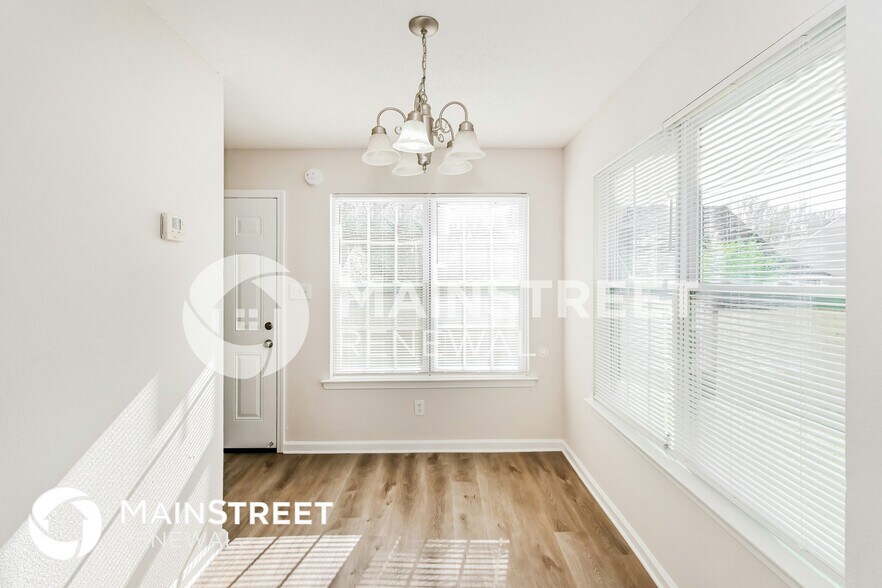 Building Photo - 4690 Royal View Dr