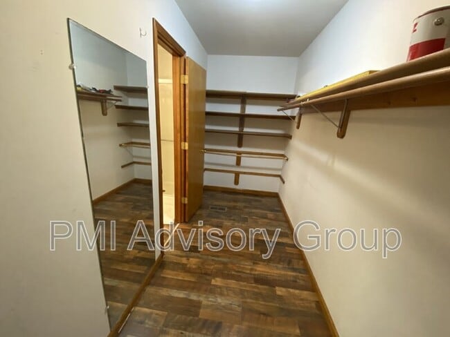Building Photo - 5435 SW Urish Rd