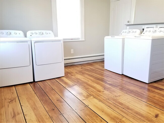 Building Photo - 23 Portsmouth Ave