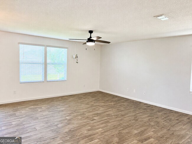 Building Photo - 204 Hayworth Ct