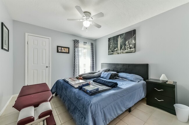 Building Photo - 3205 Brookhurst Ln