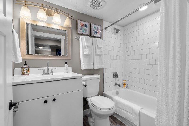 Building Photo - 291 S 300 E