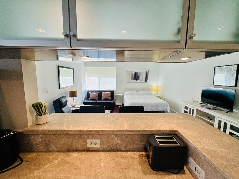 Building Photo - 741 6th St