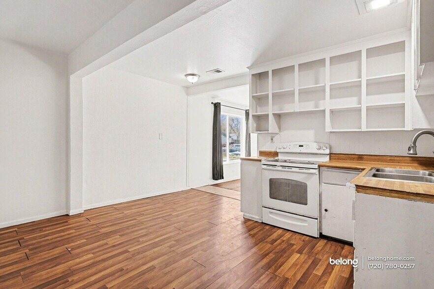 Building Photo - 2040 S Fox St