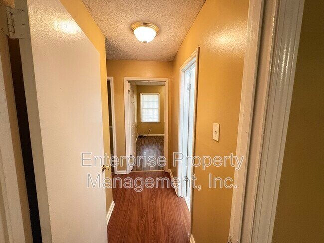 Building Photo - 3182 Casann Cove