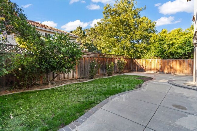 Building Photo - 2209 Gibralter Ln