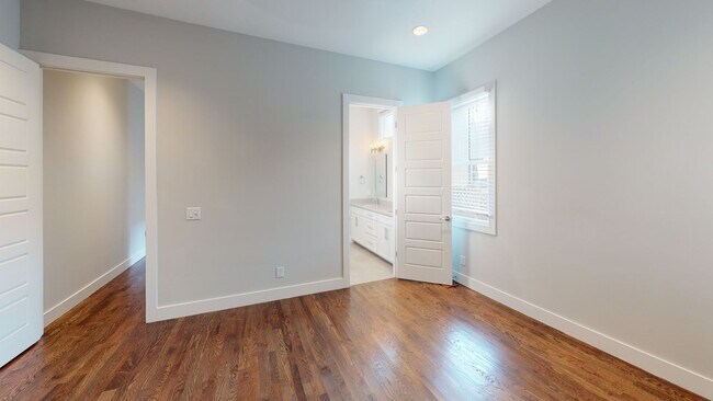 Building Photo - Beautiful East Nashville Bungalow