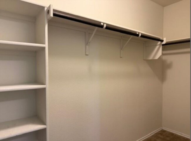 Building Photo - 5717 Levenwood Ln