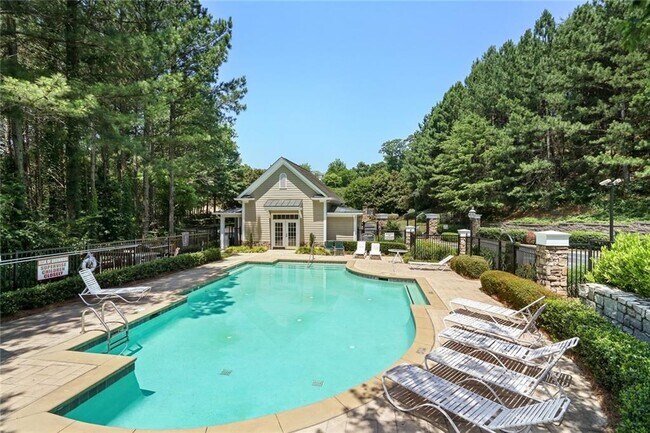 Building Photo - 2400 Cumberland Pkwy SE