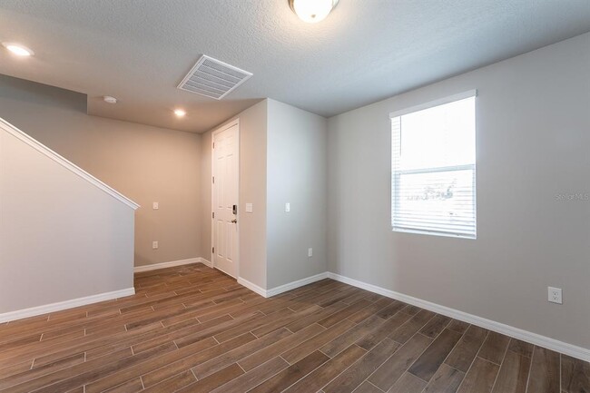 Building Photo - 5252 Sanders Oak Trl