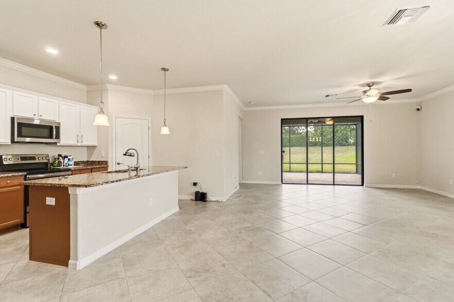 Building Photo - 7156 Marsh View Terrace