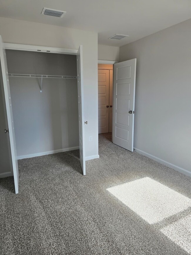 Building Photo - 190 Turpentine Dr