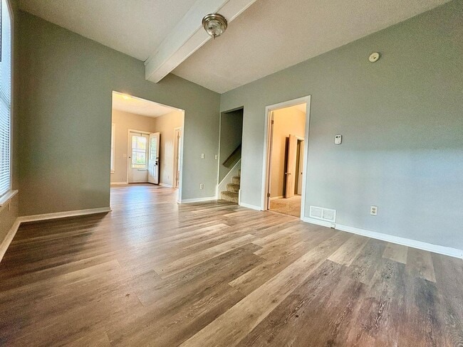 Building Photo - 919 S Logan St