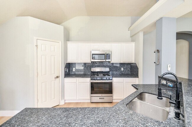 Building Photo - 16307 Scotch Hollow Ln