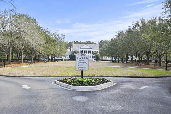 Building Photo - 3648 Billings St