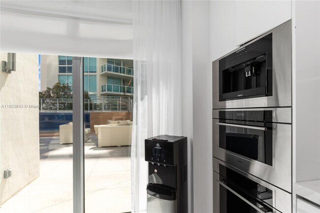 Building Photo - 300 Sunny Isles Blvd