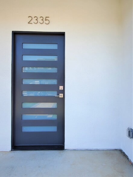 Building Photo - 2337 1/2 Crenshaw Blvd