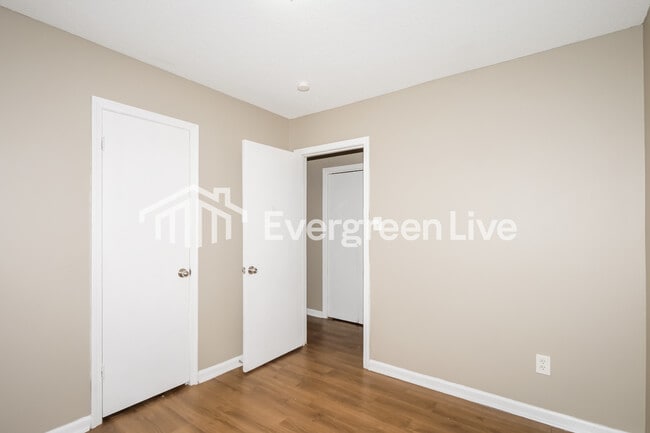 Building Photo - 3316 Sweet Springs Dr