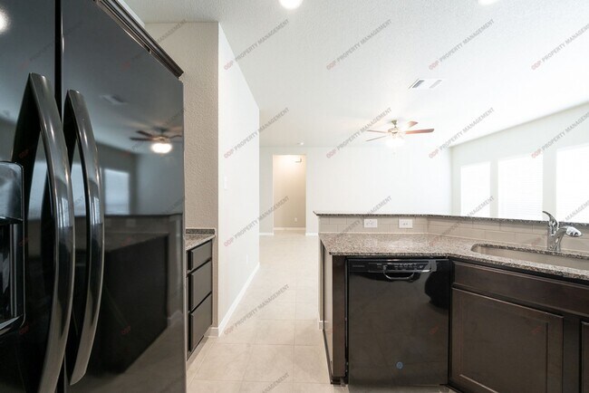 Building Photo - 716 Skylar Heights Dr